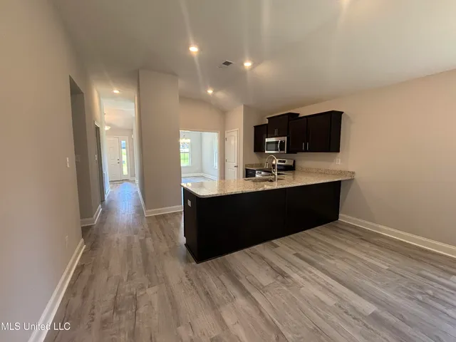 $319,500 | 7845 Mary McCoy Drive, Horn Lake, MS 38637