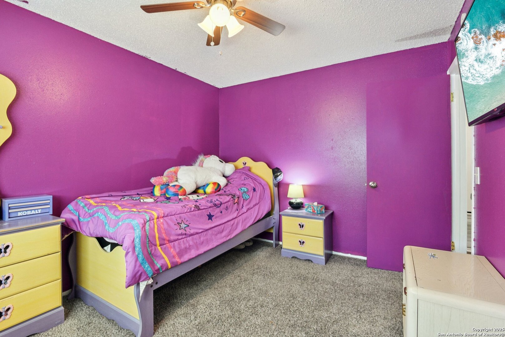113 Friendswood Path Universal City, TX 78148 - Photo 30 of 40 a bedroom with a bed and a dresser