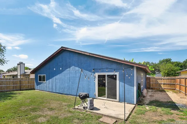 $200,000 | 113 Friendswood Path, Universal City, TX 78148