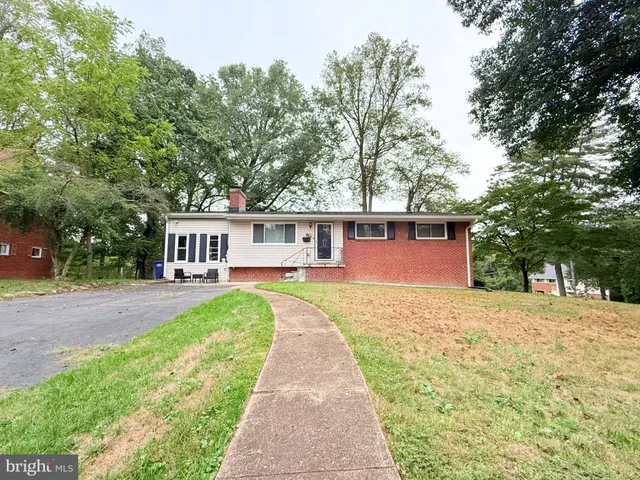 $3,300 | 6910 Fern Place, Annandale, VA 22003