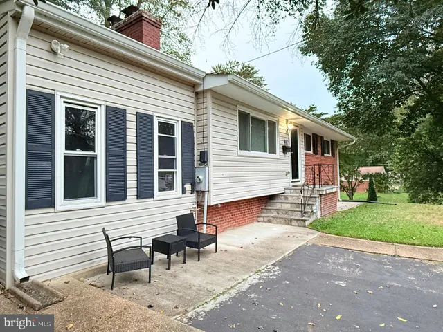 $3,300 | 6910 Fern Place, Annandale, VA 22003