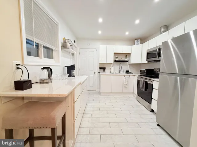 $3,300 | 6910 Fern Place, Annandale, VA 22003