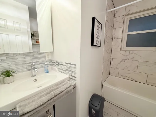 $3,300 | 6910 Fern Place, Annandale, VA 22003