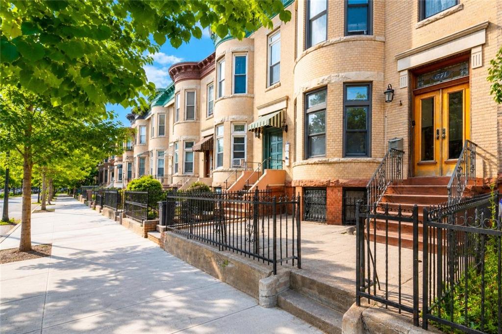 571 Bay Ridge Parkway Brooklyn, NY 11209 - Photo 2 of 31