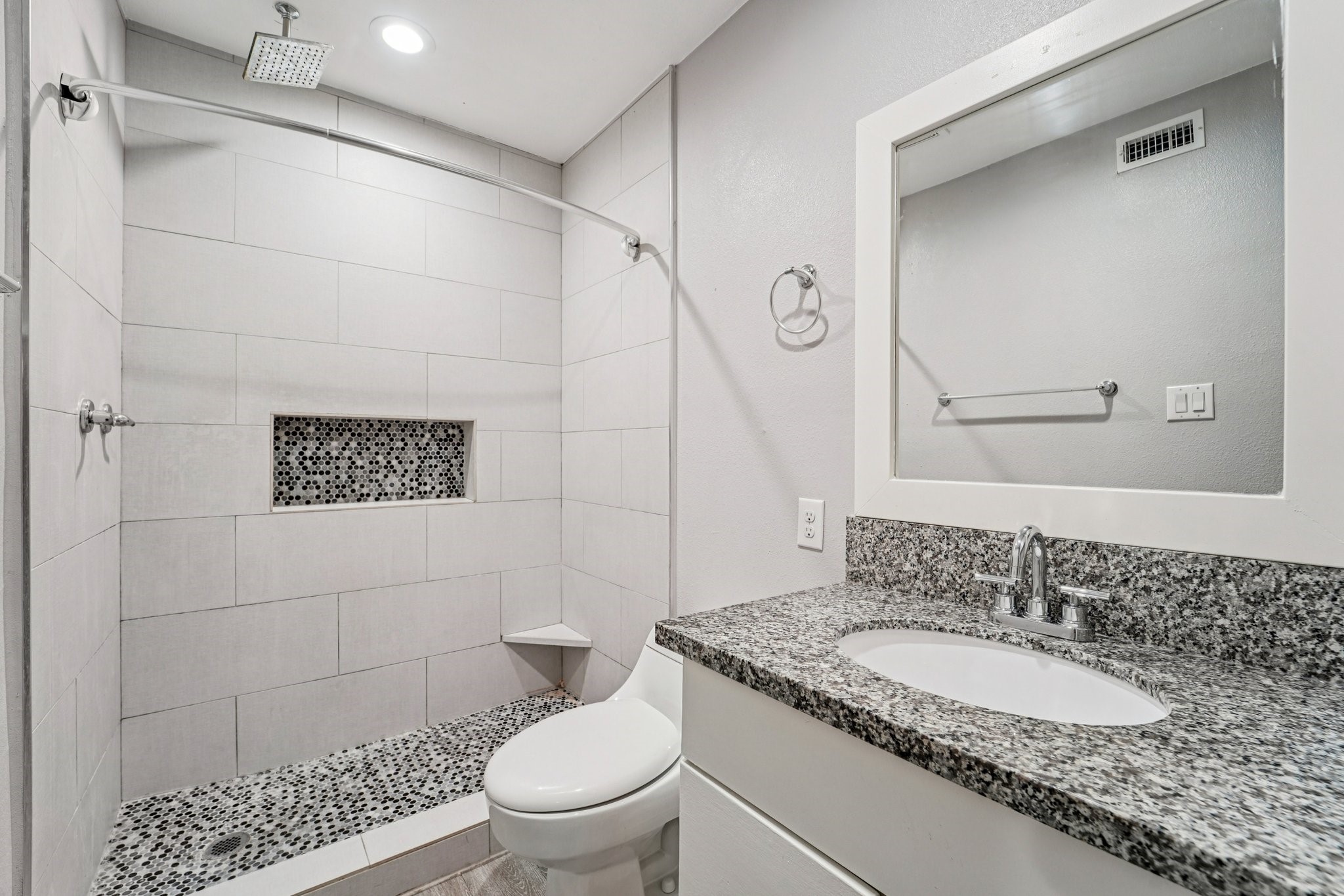 2807 Beauchamp Street, Unit 9 Houston, TX 77009 - Photo 5 of 13