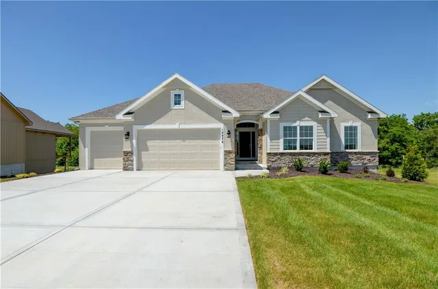 $589,950 | 4490 North 145th Terrace, Basehor, KS 66007
