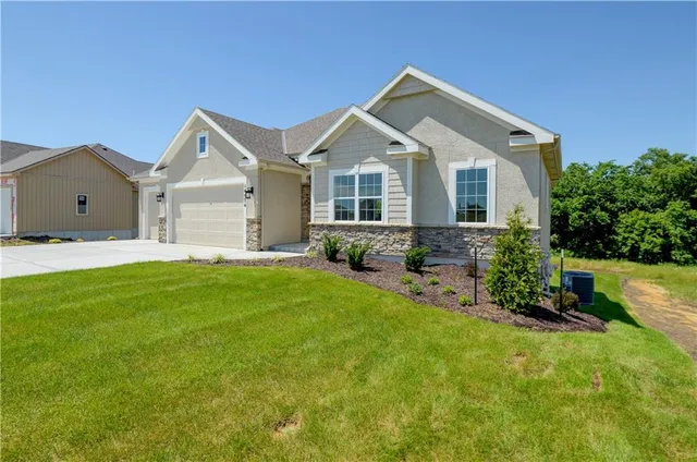 $589,950 | 4490 North 145th Terrace, Basehor, KS 66007