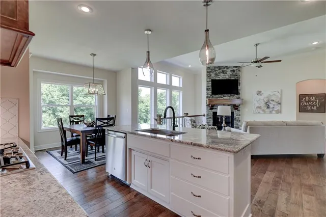 $589,950 | 4490 North 145th Terrace, Basehor, KS 66007