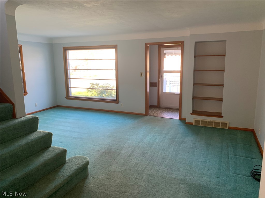 4652 Anderson Road Cleveland, OH 44121 - Photo 4 of 5