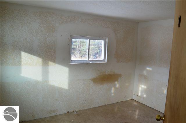 3906 North 39 1/2 Road Manton, MI 49663 - Photo 6 of 12 1732424-5.JPG