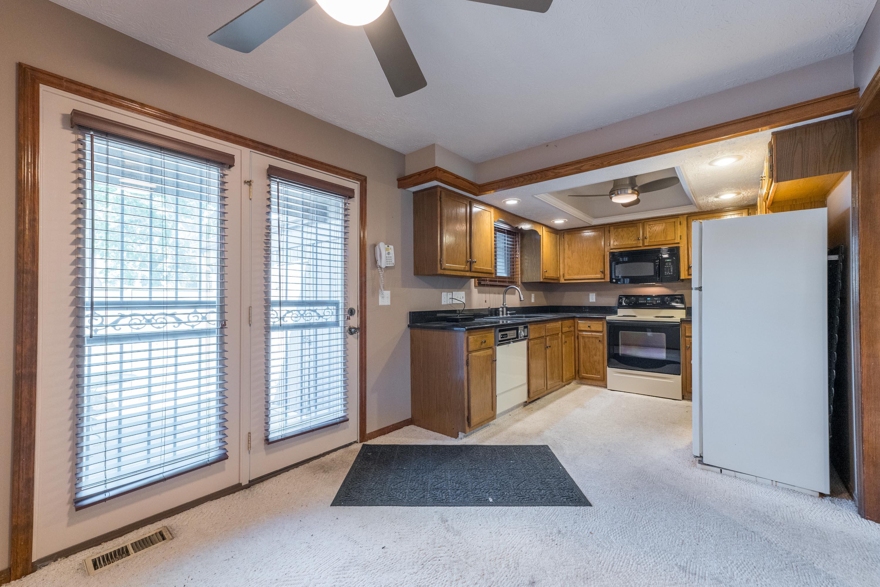5275 Timberline Road, Unit 147 Columbus, OH 43220 - Photo 11 of 41 Eating Space/Kitchen
