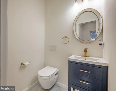 $980,000 | 122 Sanborn Place, Alexandria, VA 22305