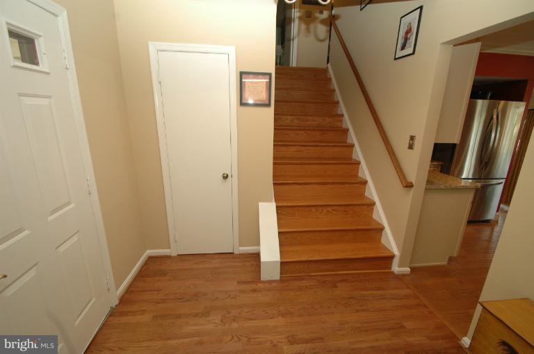 4331 Cub Run Road Chantilly, VA 20151 - Photo 16 of 30 a view of entryway