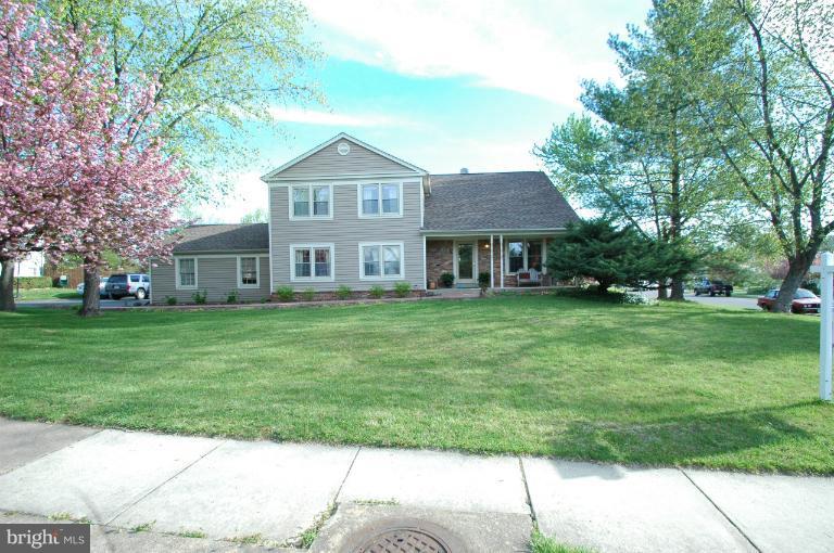 4331 Cub Run Road Chantilly, VA 20151 - Photo 17 of 30 a front view of a house with a yard