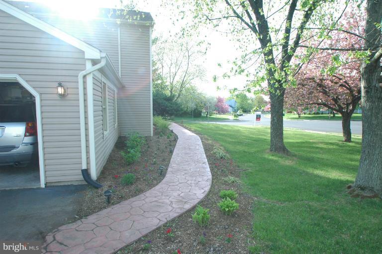 4331 Cub Run Road Chantilly, VA 20151 - Photo 26 of 30 a view of a park with large trees