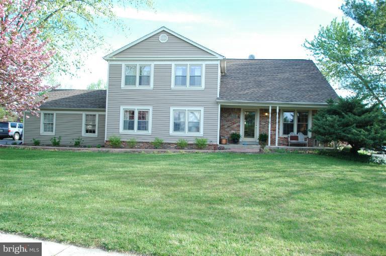4331 Cub Run Road Chantilly, VA 20151 - Photo 30 of 30 a front view of a house with a garden