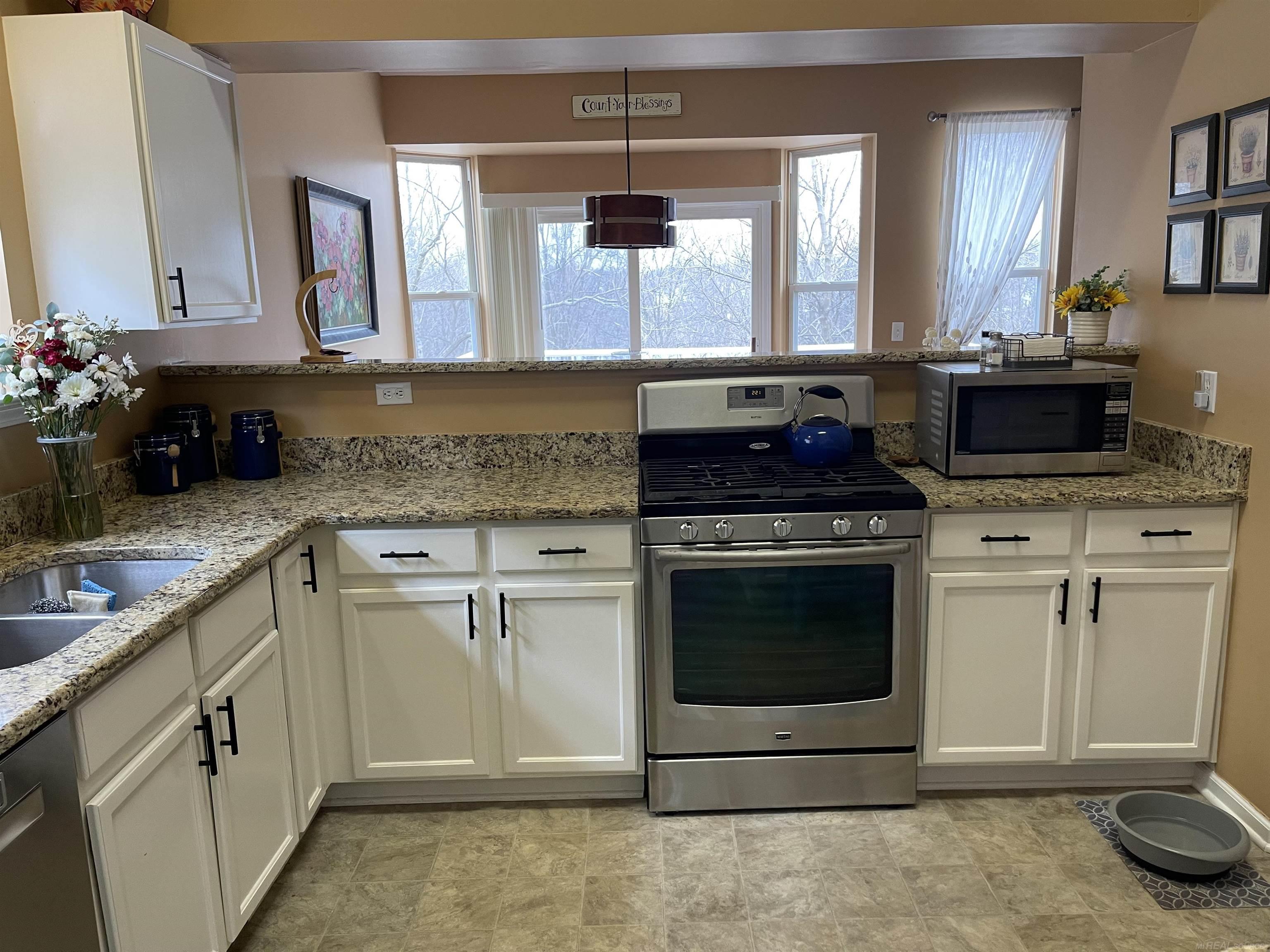 107 Eagle Ridge Road Lake Orion, MI 48360 - Photo 18 of 32 Kitchen View 1