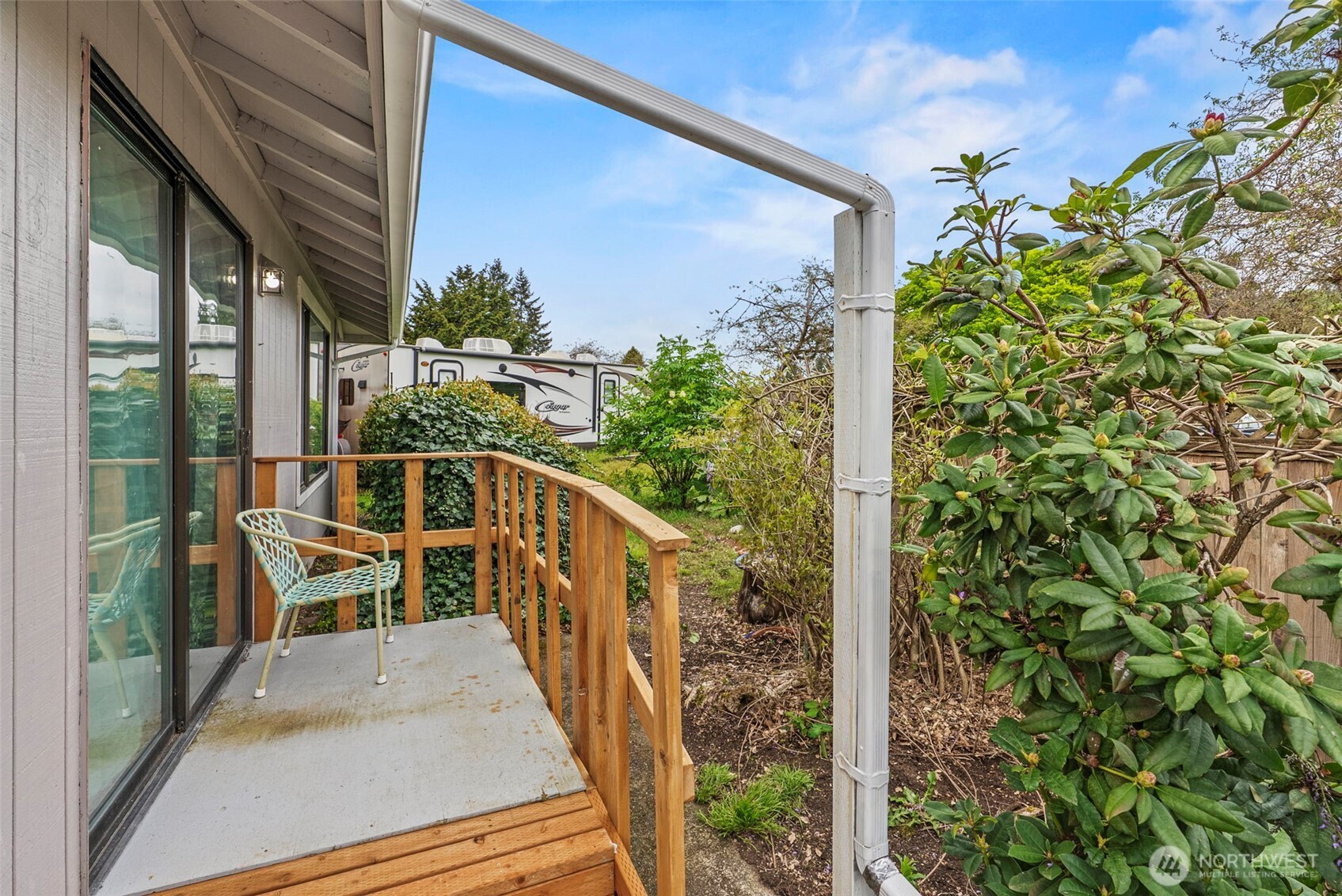 1 Teal Street Longview, WA 98632 - Photo 30 of 36 a view of a balcony with chairs