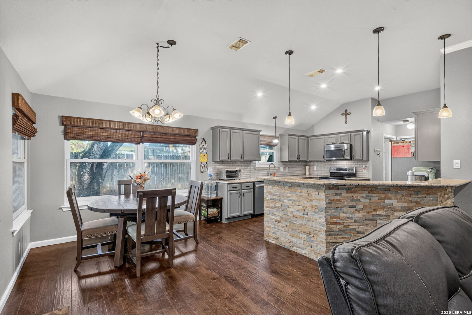 1009 Sandy Ridge Circle Schertz, TX 78154 - Photo 12 of 42
