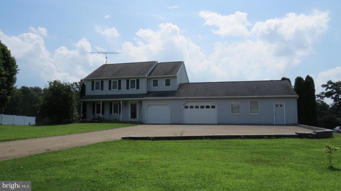 694 King Pen Road Kirkwood, PA 17536 - Photo 3 of 24