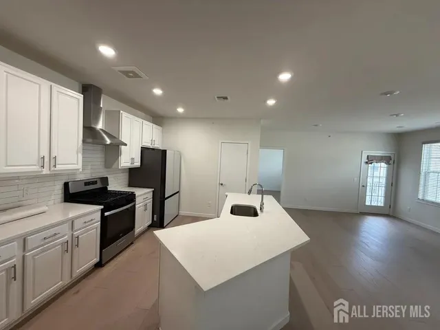 $3,400 | 243 Lohan Drive, Piscataway, NJ 08854