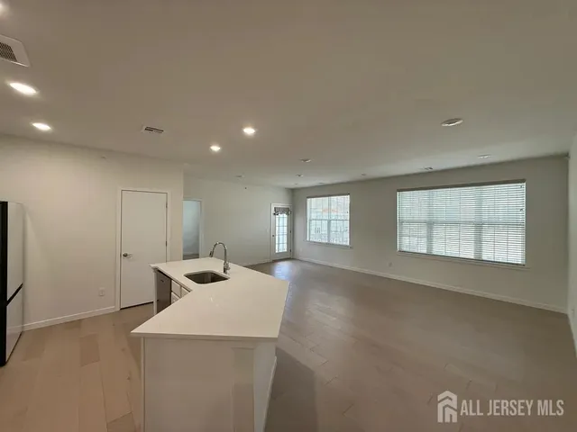 $3,400 | 243 Lohan Drive, Piscataway, NJ 08854