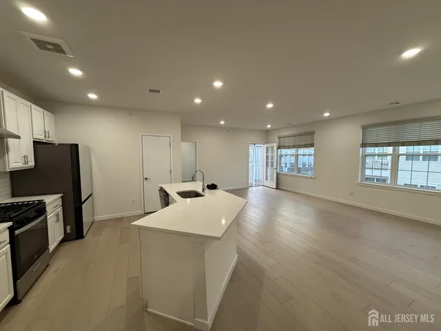 $3,400 | 243 Lohan Drive, Piscataway, NJ 08854