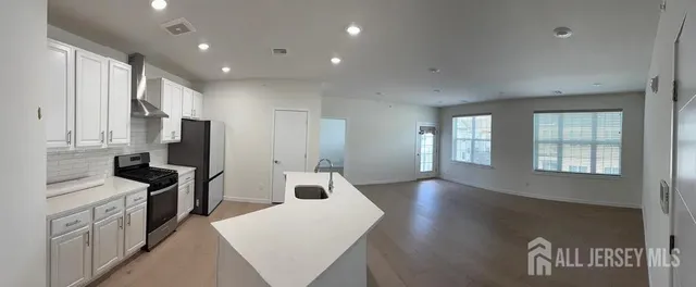 $3,400 | 243 Lohan Drive, Piscataway, NJ 08854