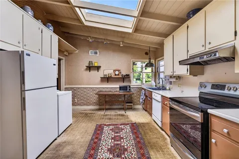 $2,699,000 | 652 35th Street, Manhattan Beach, CA 90266
