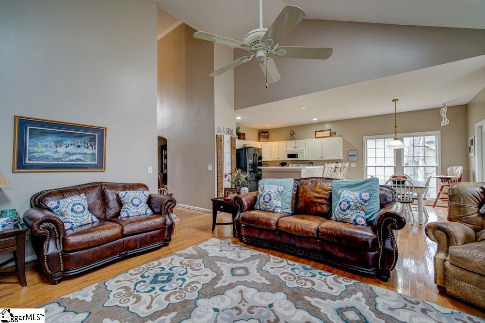 224 West Poplar Ridge Drive Duncan, SC 29334 - Photo 4 of 32 Gallery Image 4