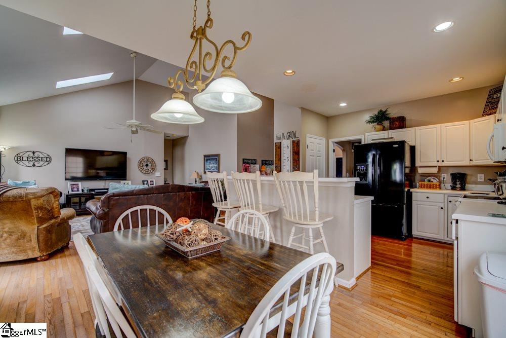 224 West Poplar Ridge Drive Duncan, SC 29334 - Photo 7 of 32 Gallery Image 7