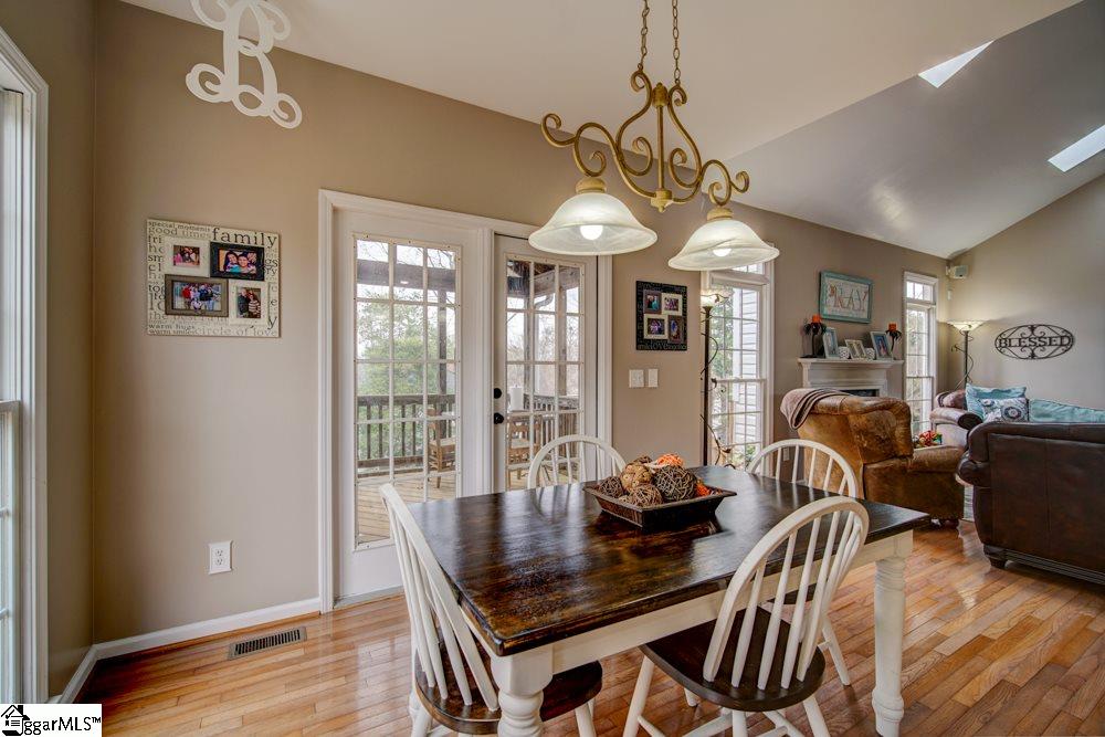 224 West Poplar Ridge Drive Duncan, SC 29334 - Photo 8 of 32 Gallery Image 8
