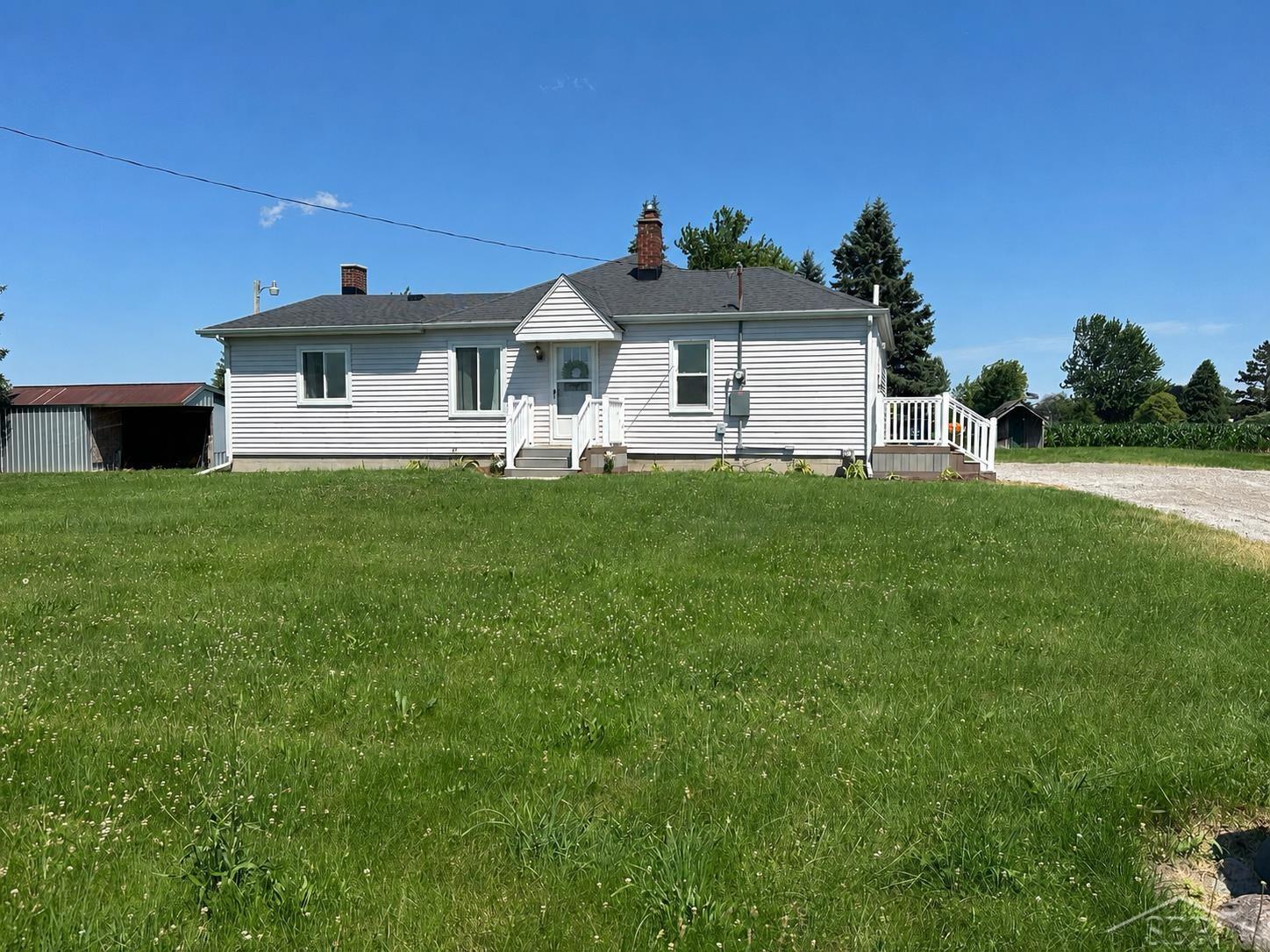 1451 Ruff Road Saginaw, MI 48601 - Photo 2 of 35