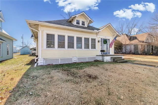 $235,000 | 612 East 5th Street, Cameron, MO 64429