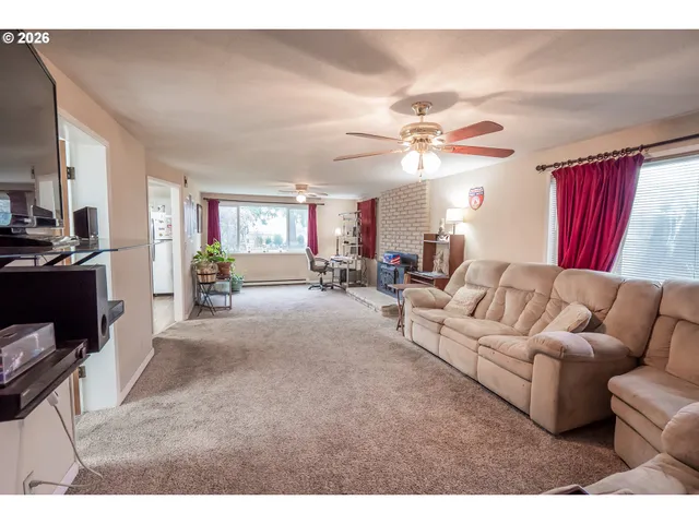 $410,000 | 1000 N Street, Springfield, OR 97477