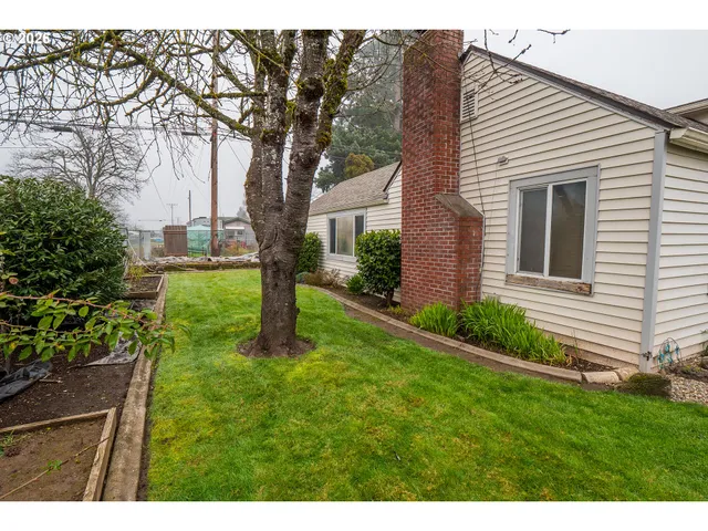 $410,000 | 1000 N Street, Springfield, OR 97477