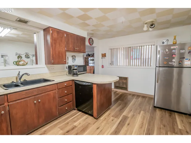 $410,000 | 1000 N Street, Springfield, OR 97477