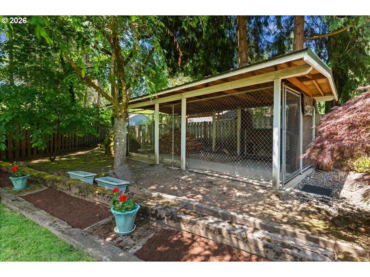 5329 Southwest Charleton Court Lake Oswego, OR 97035 - Photo 35 of 41