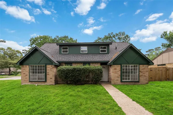 $379,000 | 203 Wedgewood Court, Oak Ridge North, TX 77386