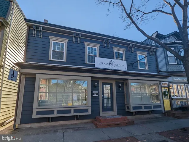 $2,300 | 306 Farnsworth Avenue, Unit UPSTAIRS, Bordentown, NJ 08505