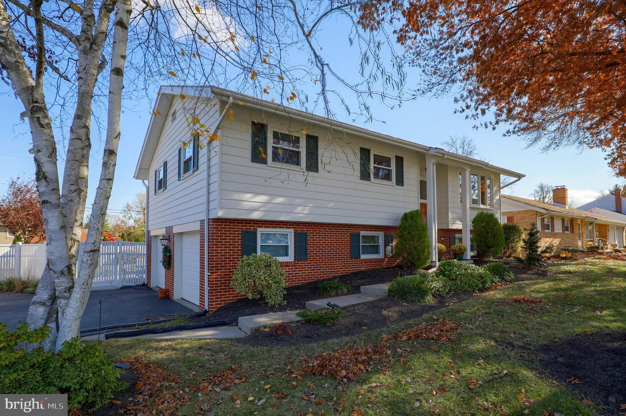 1113 Devonshire Road Lancaster, PA 17601 - Photo 2 of 34