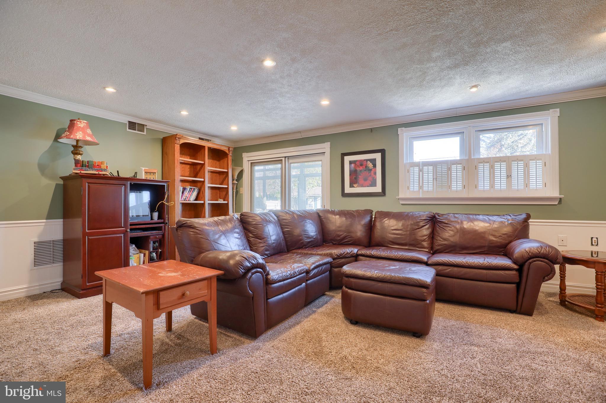 1113 Devonshire Road Lancaster, PA 17601 - Photo 21 of 34