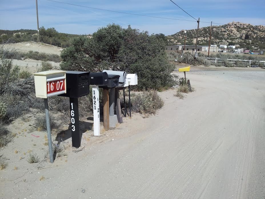 turn left at mail boxes