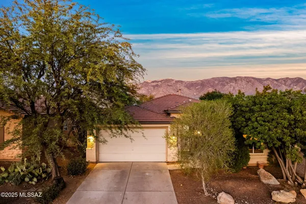 $389,000 | 15032 North Twin Lakes Drive, Tucson, AZ 85739