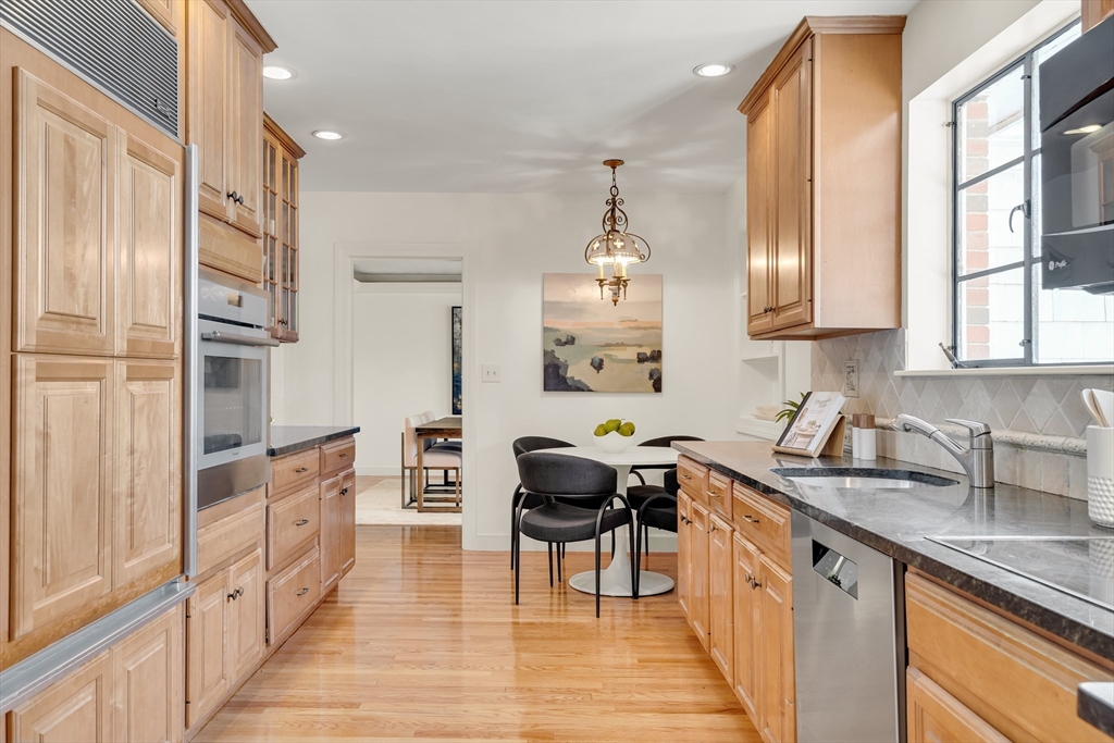95 Beverly Road Brookline, MA 02467 - Photo 8 of 17 Gallery Image 8