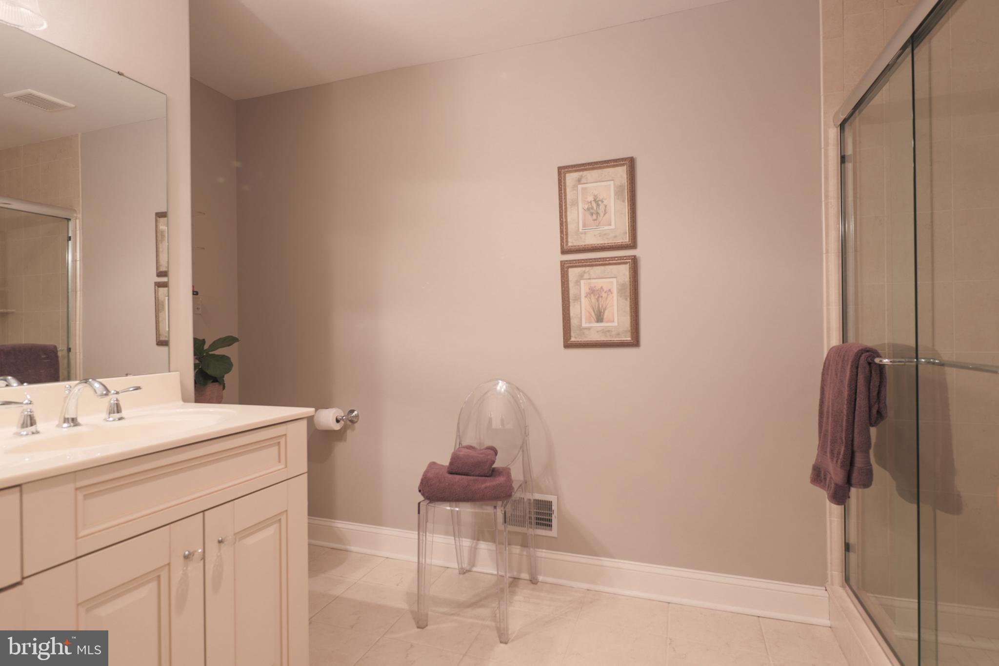 236 French Road Newtown Square, PA 19073 - Photo 37 of 40 Bathroom Au pair suite