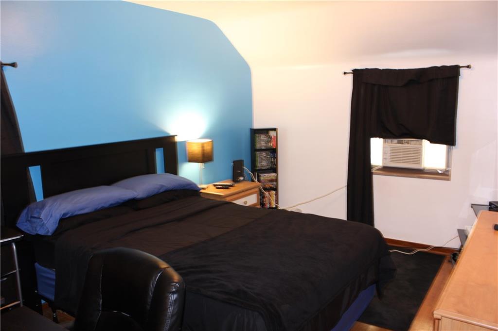 1216 Pine Hollow Road McKees Rocks, PA 15136 - Photo 15 of 25 Second Bedroom with Furnishings.