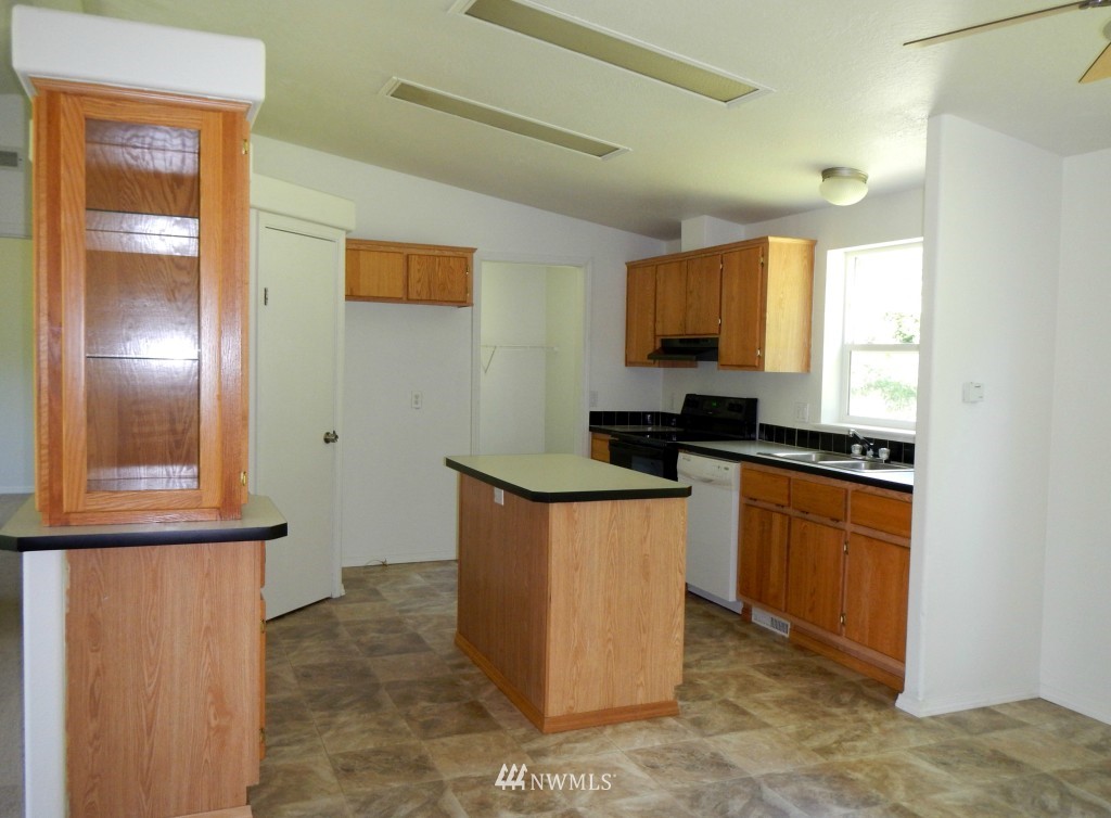 18801 Hilt Street Southwest Rochester, WA 98579 - Photo 12 of 23
