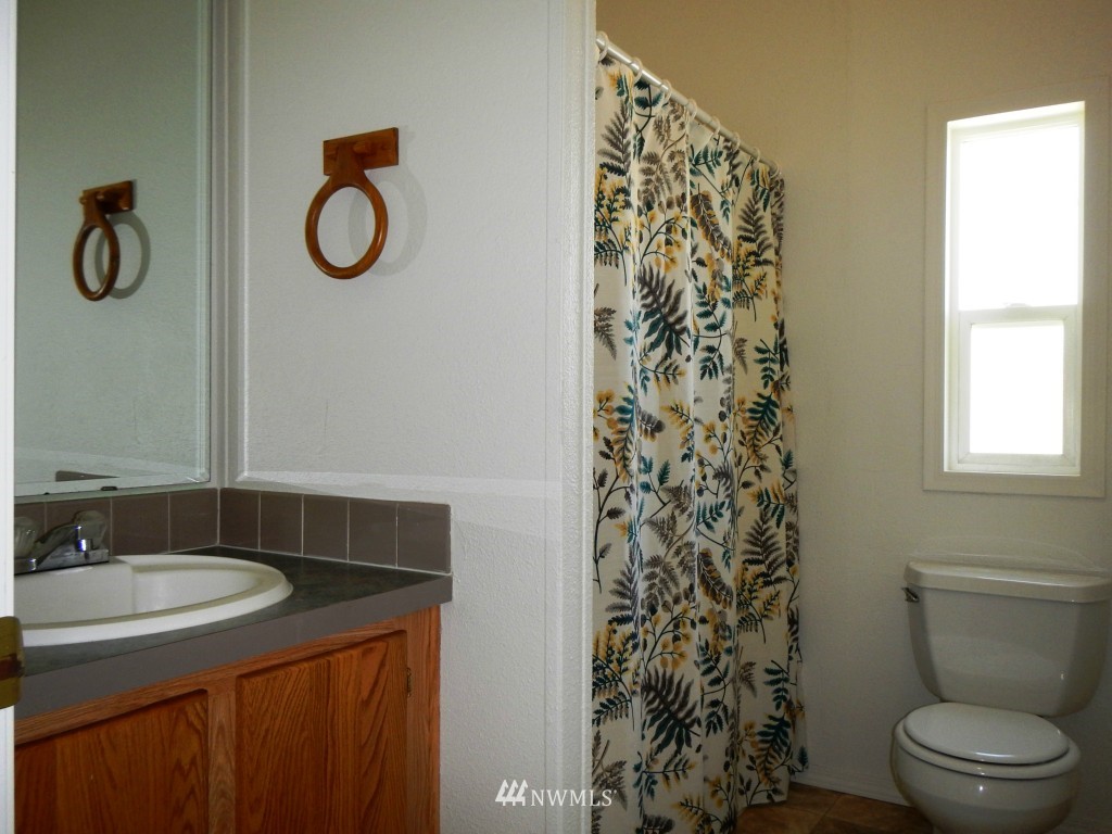 18801 Hilt Street Southwest Rochester, WA 98579 - Photo 16 of 23