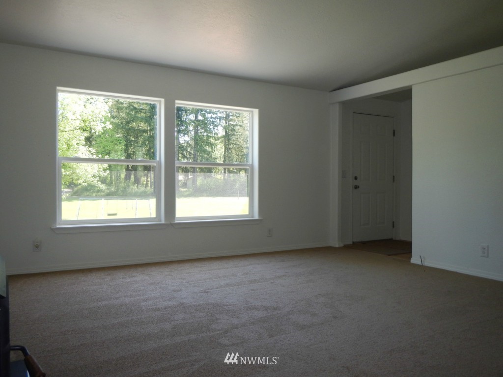 18801 Hilt Street Southwest Rochester, WA 98579 - Photo 4 of 23